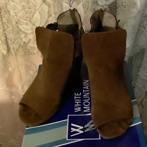 Peeptoe bootie sling back